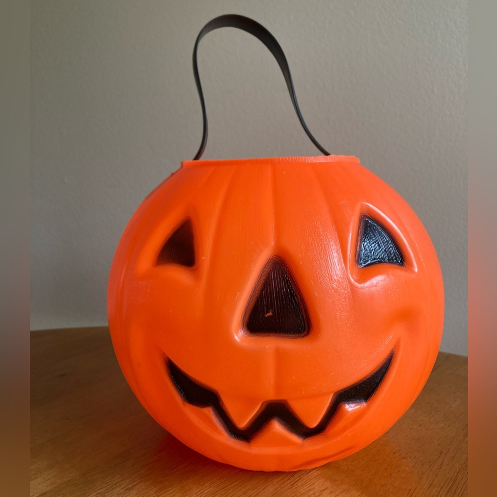 1980 orange pumpkin trick or treat pail